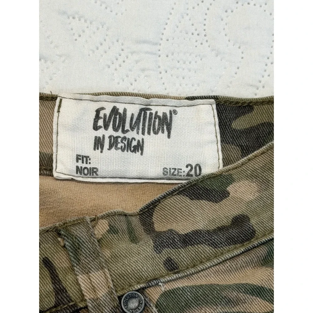 Evolution In Design Mens Camo Distressed Denim Shorts Size 20 Green Noir Fit